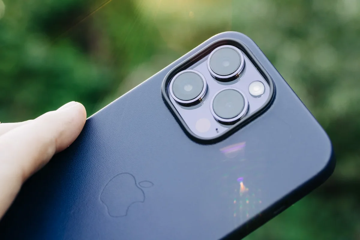 İleri Düzey Yaratıcılığı Ortaya Çıkarma: iPhone 14 Pro Max ve Canon 5D Mark IV'ün Karşılaşması