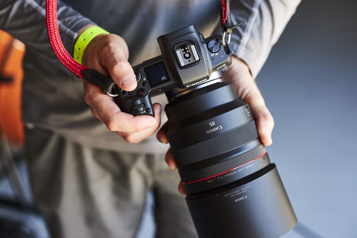 Fotografik Parlaklığın Kilidini Açın 85mm f1,2 Lensi kucaklayın!