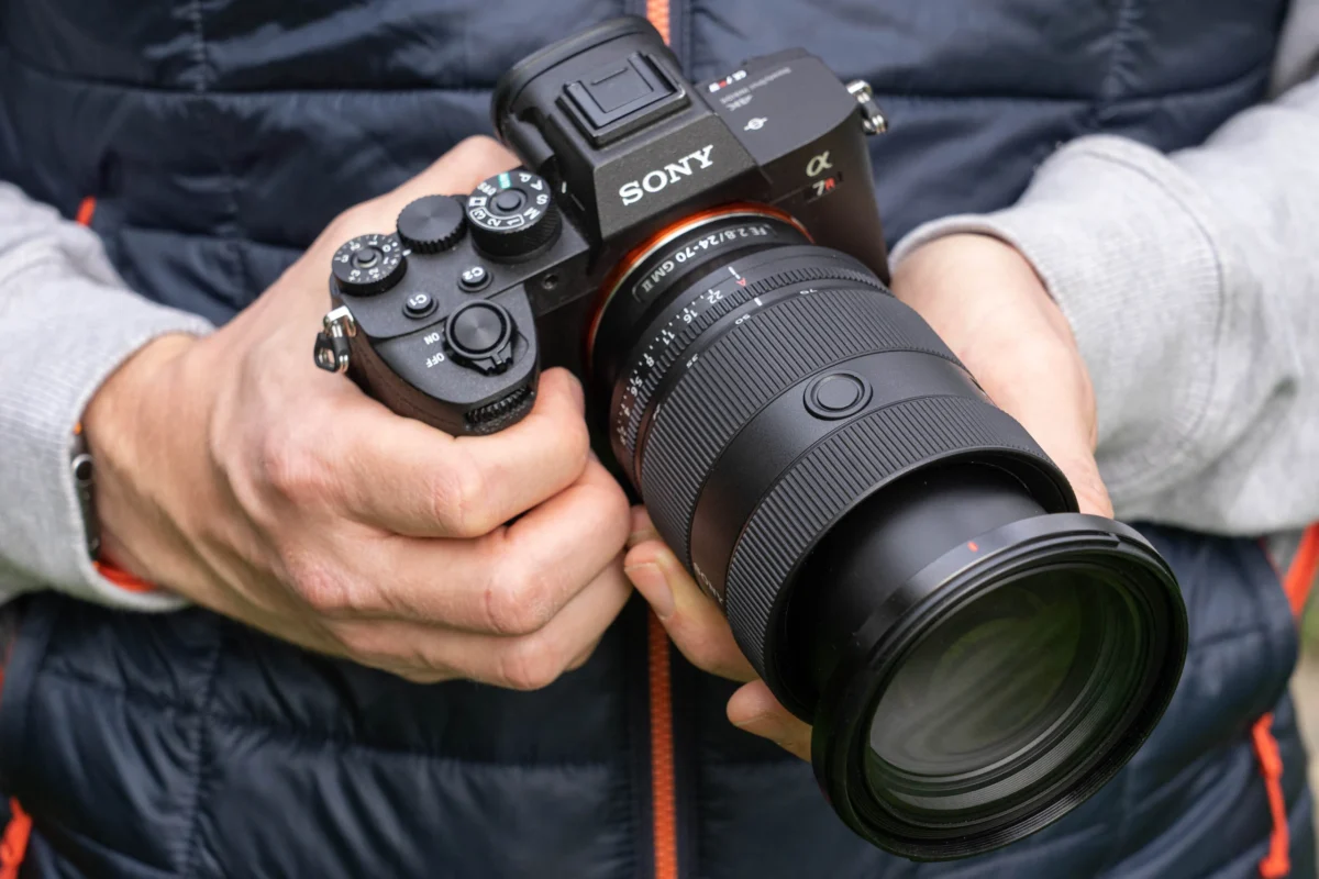 Potansiyeli Ortaya Çıkarmak: Sony 24-70mm f/2.8 GM II'yi Düşünmek İçin 10 Neden - Temel Özelliklerin İncelenmesi ve Satın Alma Sorunlarının Ele Alınması