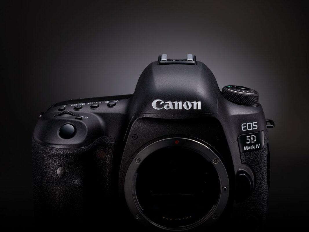 Canon 5D Mark IV: Sahip Olmak İçin 11 Zorlayıcı Nedenle İlham Veren Mükemmellik!