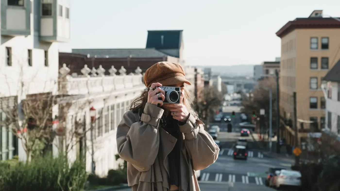 Yaratıcılığı Ortaya Çıkarın: Sokak Fotoğrafçılığı için En İyi 30 Fotoğraf Makinesini Keşfedin