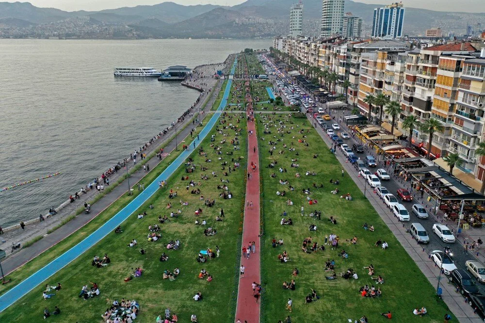 İzmir'de Evlenme Teklifinin 10 Gizli Mücevheri: Romantizmi Kucaklamak