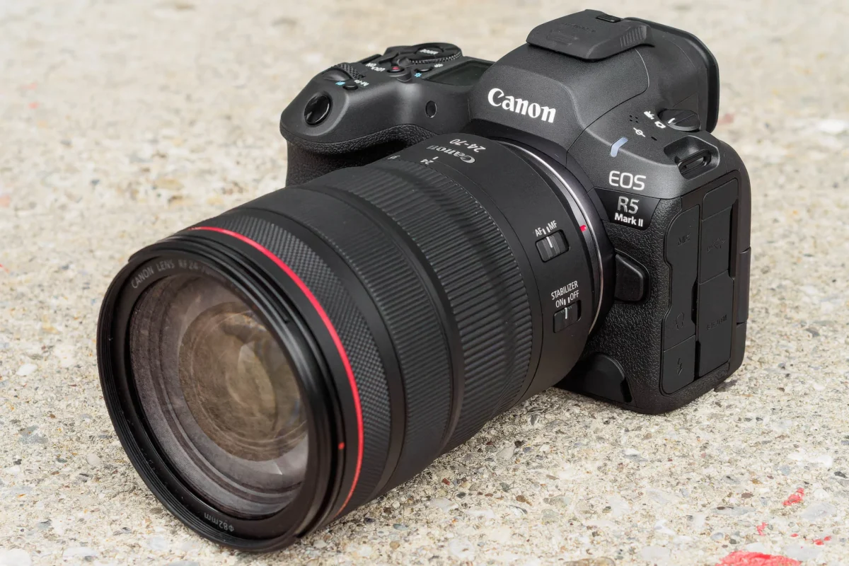 Canon EOS R5 Mark II ile Nikon Z30 Aynasız Fotoğraf Makinelerinin 30 Özelliğini Karşılaştırma