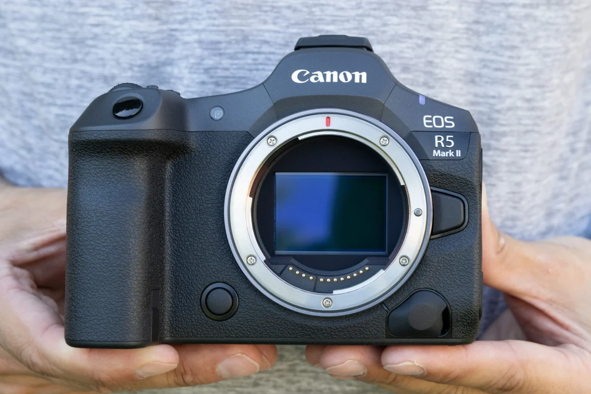Canon R5 II, Nikon Z8 ve Sony A1'in Karşılaştırılması: İncelenen 10 Temel Özellik